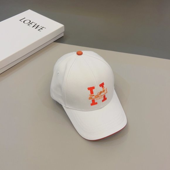 AUTHENTIC Hermes Hats main image 5